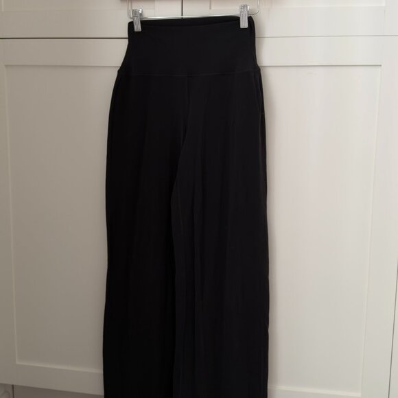BUTTER Cheeky Asana Hi-Rise Wide Pant - Picture 6 of 8